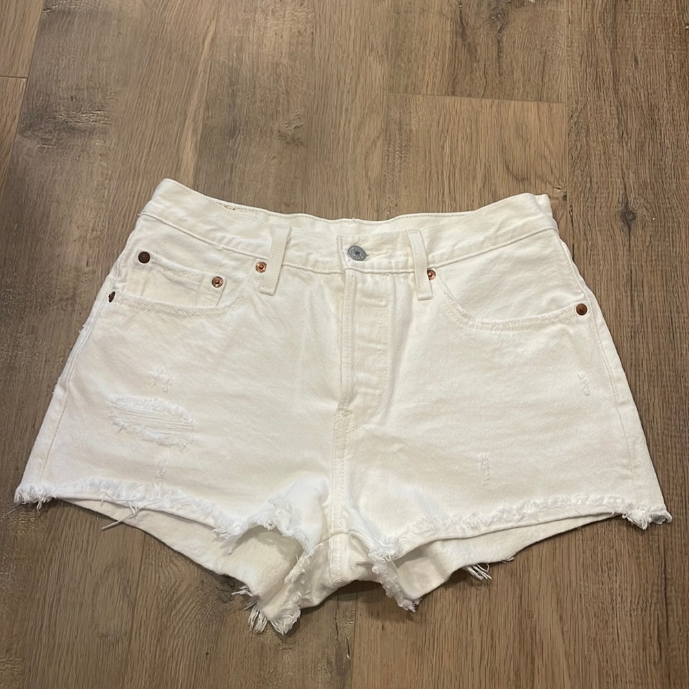 Levi’s white denim shorts